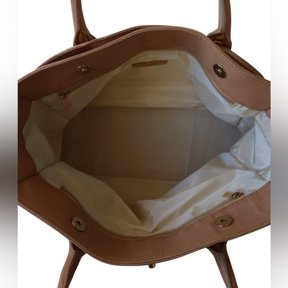 CHANEL Executive Tote Bag Vintage Beige Caviar Leather Medium 24k Gold Hardware - Picture 3 of 13